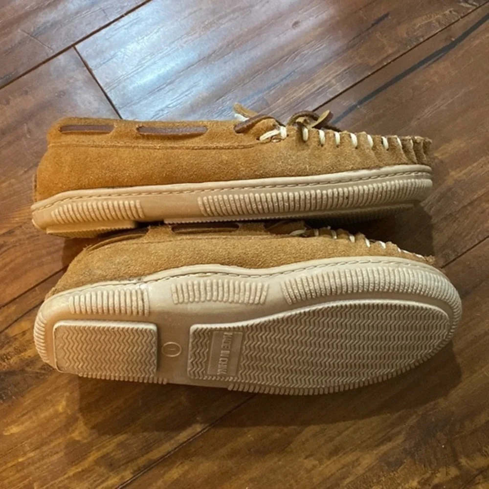 Minnetonka Leather Moccasin Slippers Shoes Tan Lined Girls Size 1